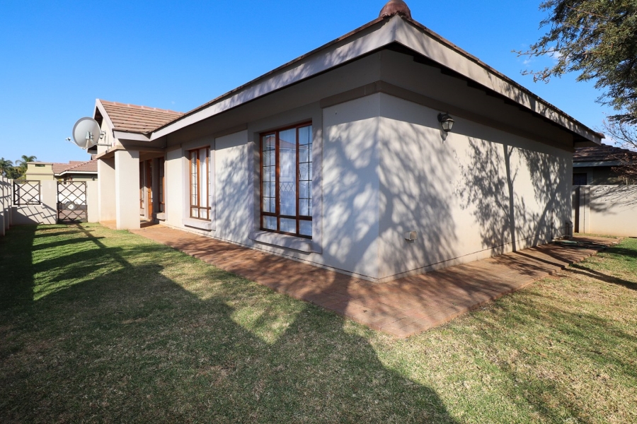 To Let 3 Bedroom Property for Rent in Wilkoppies North West